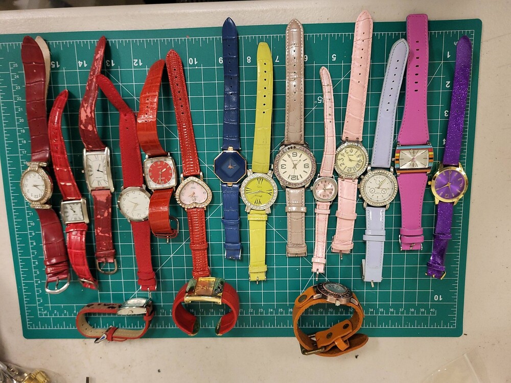 Lot 17 Fashion Watches Leather Strada Geneva Quartz Analog Wristwatch Assorted